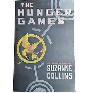 The Hunger Games by Suzanne Collins, Paperback (The Hunger Games #1)